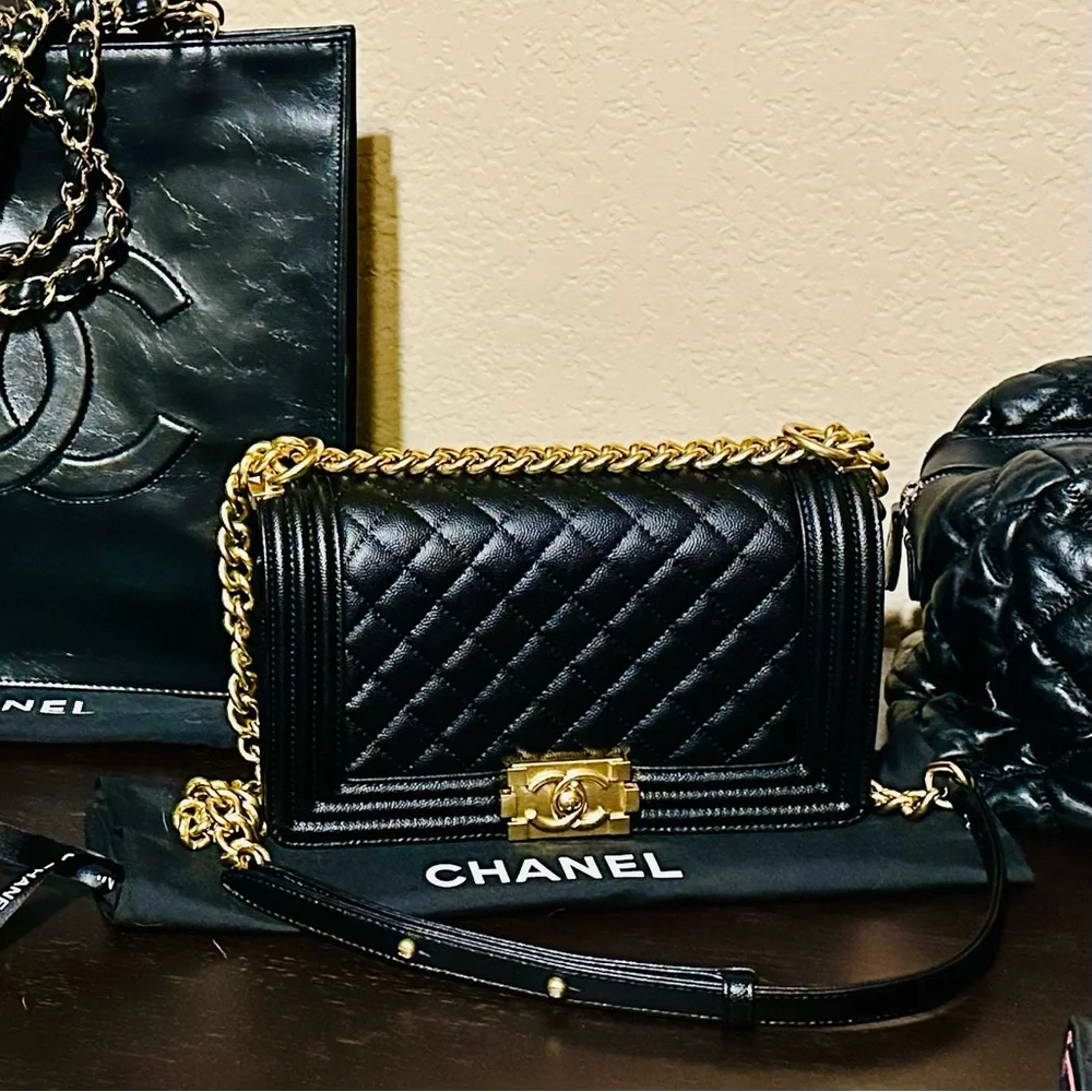 Black Le Boy Quilted Crossbody with Gold Chain - Picture 4 of 4